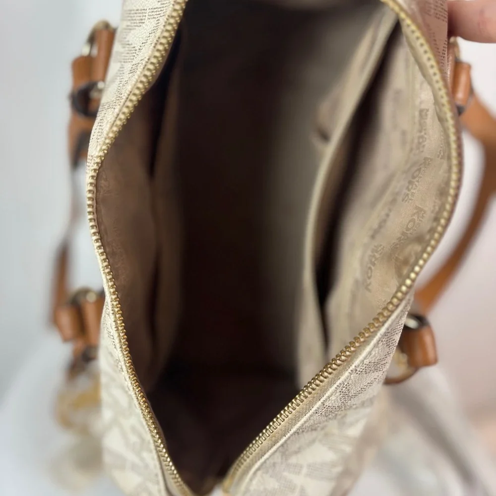 Michael Kors Medium Grayson Signature Satchel Handbag Beige Leather Gold‎ Chain